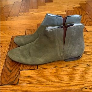 Poir la victoire grey suede ankle boots - size 8